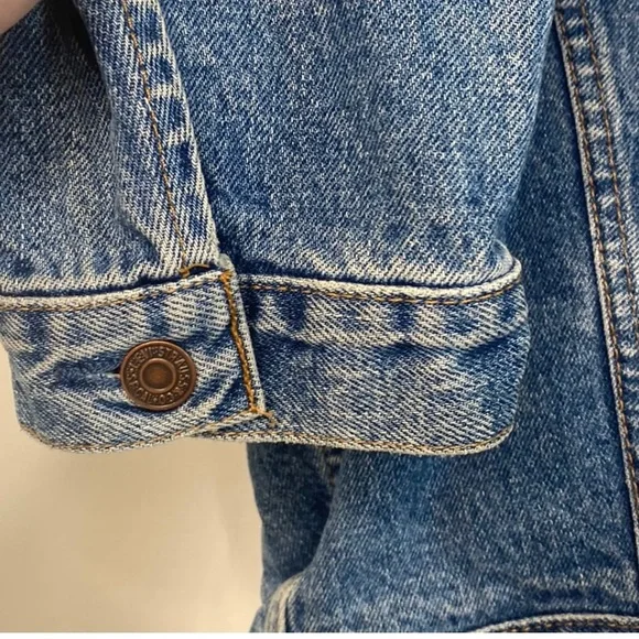 Levi’s Denim Jacket - Picture 4 of 4